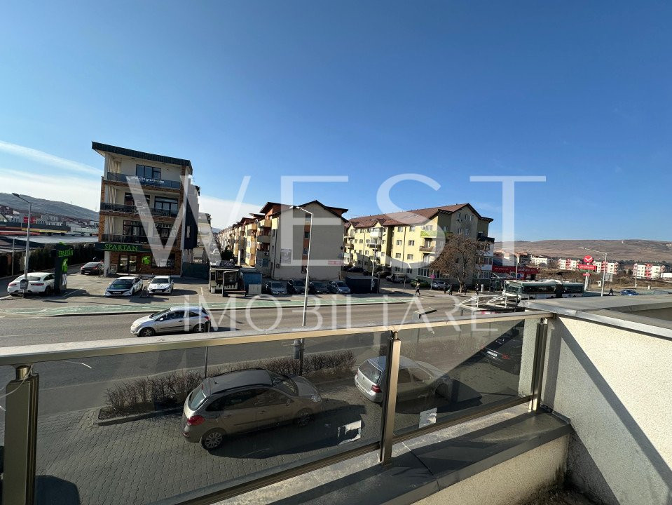 Spațiu comercial str.EROILOR 45mp + terasa | Parcări | Finisat