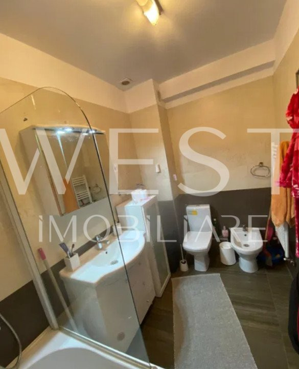 Apartament 3 camere,58mp - la cheie| Parcare inclusa