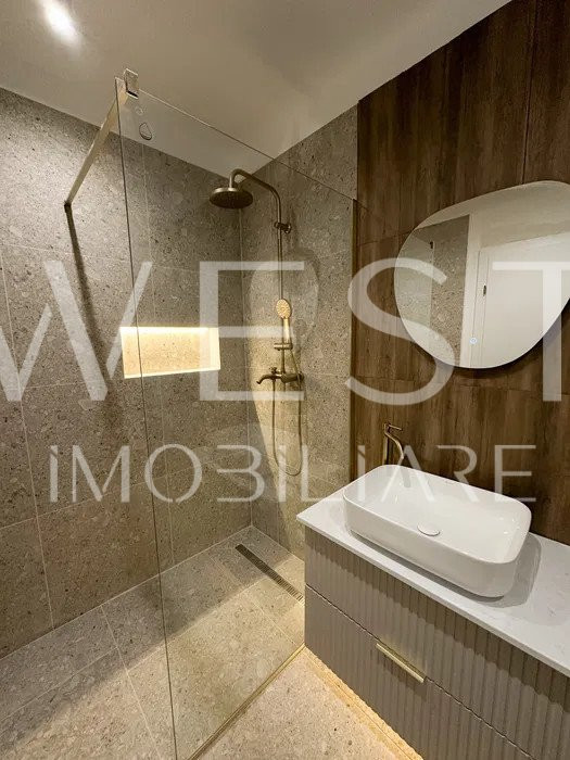 Apartament 3 camere | 55mp | zona Eroilor | Cu parcare subterana