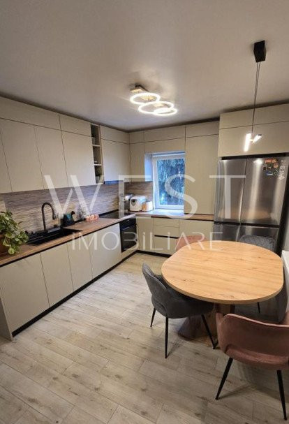 Apartament superfinisat la cheie - 3 camere|Etaj intermediar|Piata Zorilor
