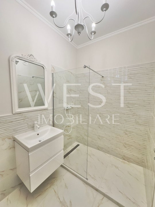 Apartament 3 camere! Terasa 12mp! La cheie! Str. Eroilor! Langa Mall!