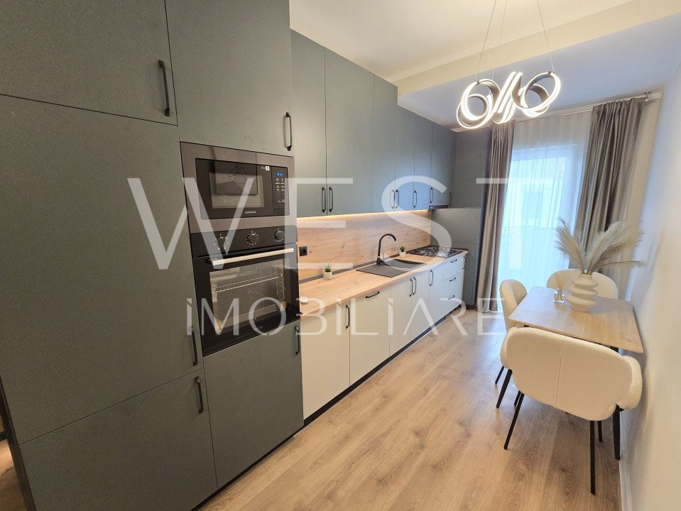 Apartament 3 camere! Ultrafinisat/Mobilat! Str. Eroilor! Langa Mall!