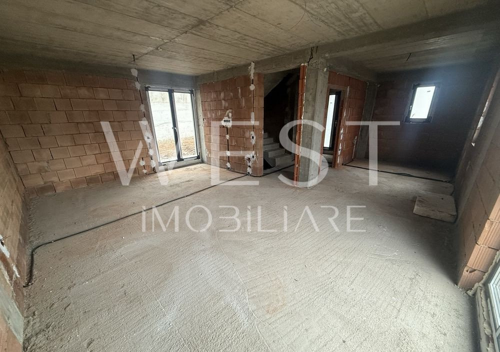 Casa 200mp S+P+E! 250mp Teren! Strada Privata! Semifinisat! Fagului!