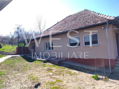 Casa individuala! 2 camere! Teren de 1052mp! La cheie! Sat Nadasel !