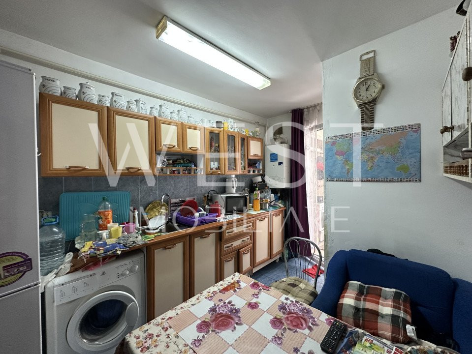 Apartament 2 cam decomandat! Str. Eroilor! Etaj 1! 2 balcoane închise!