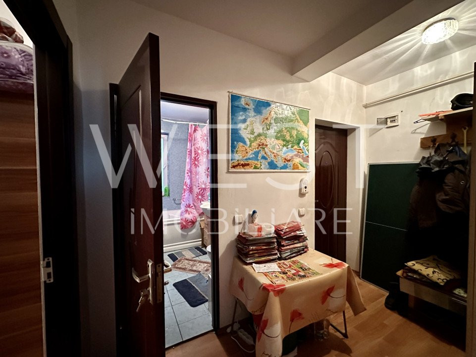Apartament 2 cam decomandat! Str. Eroilor! Etaj 1! 2 balcoane închise!