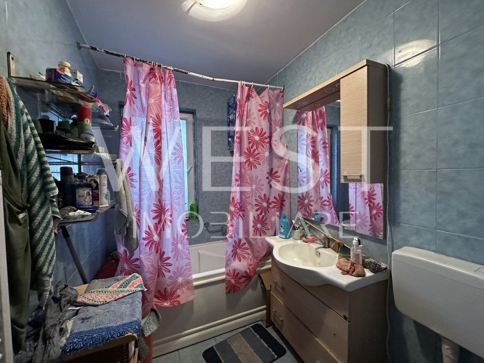 Apartament 2 cam decomandat! Str. Eroilor! Etaj 1! 2 balcoane închise!