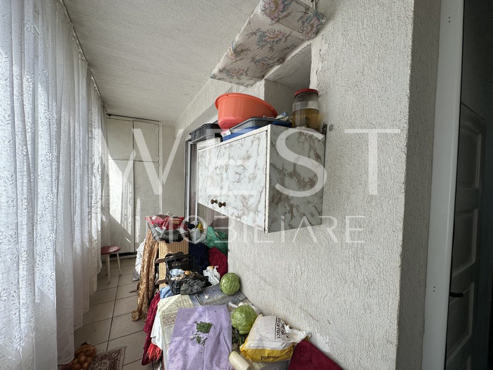 Apartament 2 cam decomandat! Str. Eroilor! Etaj 1! 2 balcoane închise!