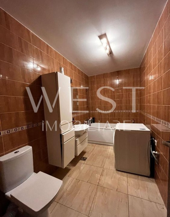 Apartament  decomandat 2 camere/ balcon 11 mp/ Strada Florilor