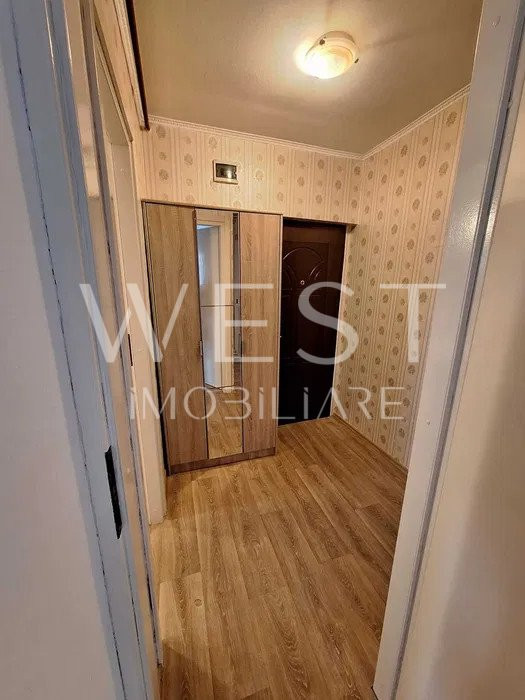 Apartament 2 camere ! Partial mobilat !  Parcare ! Zona Lidl  !