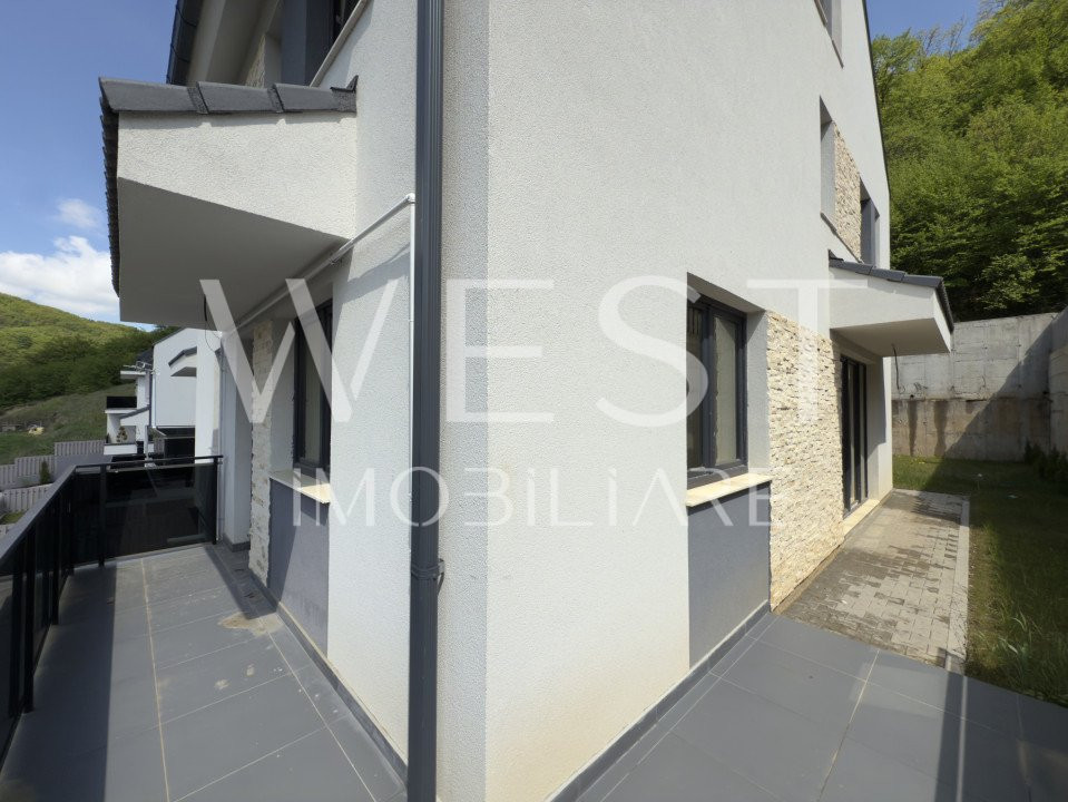 Casa tip duplex cu CF 5 dormitoare 200mp utili + 310 mp curte! 