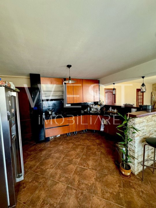 Casa tip duplex, La cheie, 7 camere/200 mp! Teren/644mp, Str Tautiului