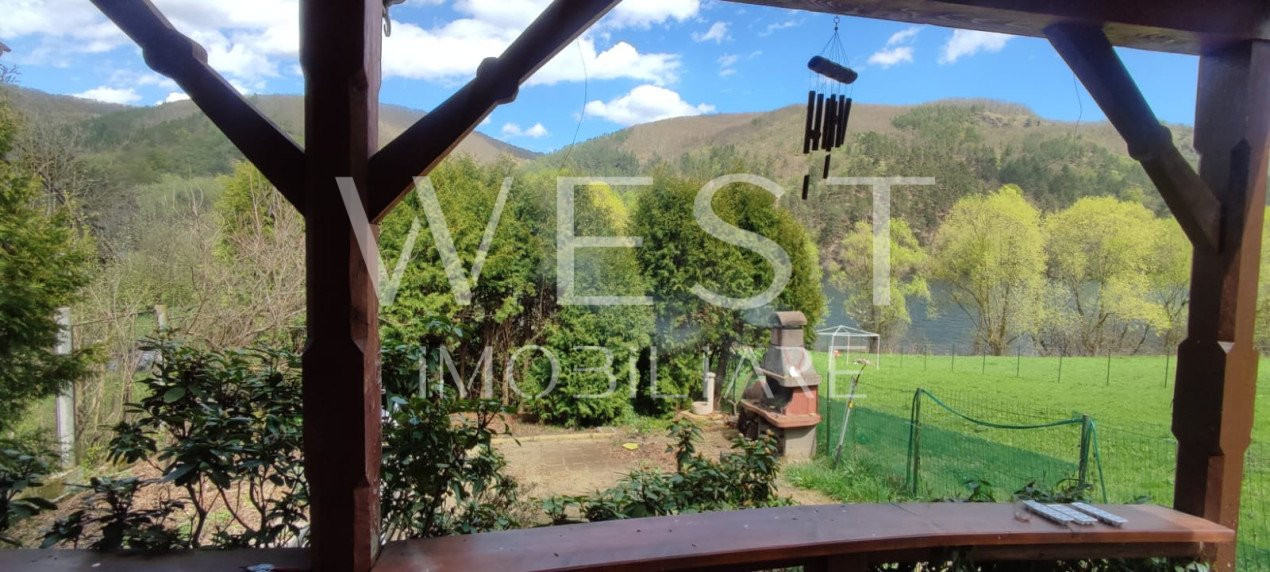 Casa de vacanta 5 camere,teren 860 mp!Zona Somesul Cald!Iesire la Lac!