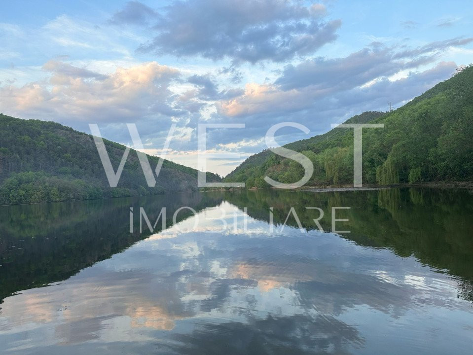 Casa de vacanta 5 camere,teren 860 mp!Zona Somesul Cald!Iesire la Lac!