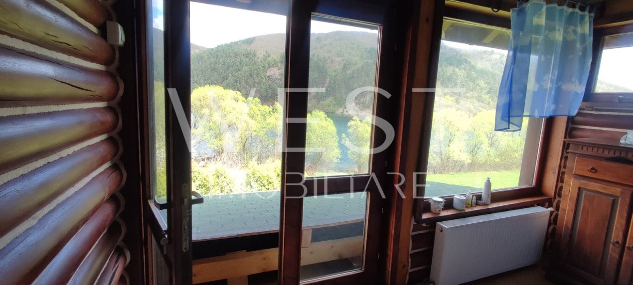 Casa de vacanta 5 camere,teren 860 mp!Zona Somesul Cald!Iesire la Lac!