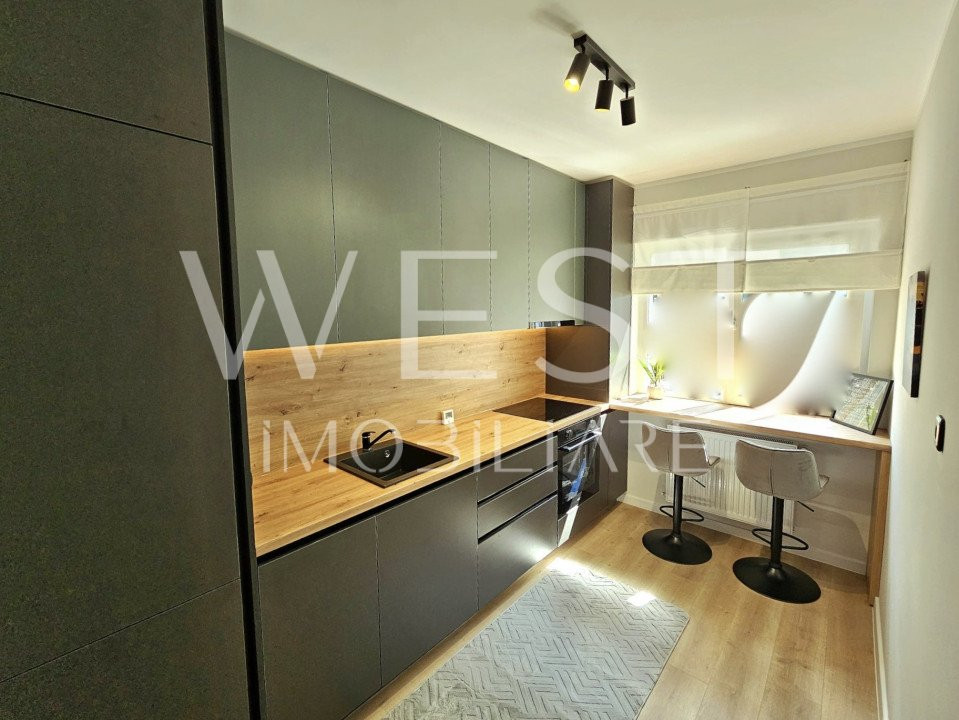 Apartament LUX 2 camere decomandat! 54mp + 2 balcoane! LA CHEIE!