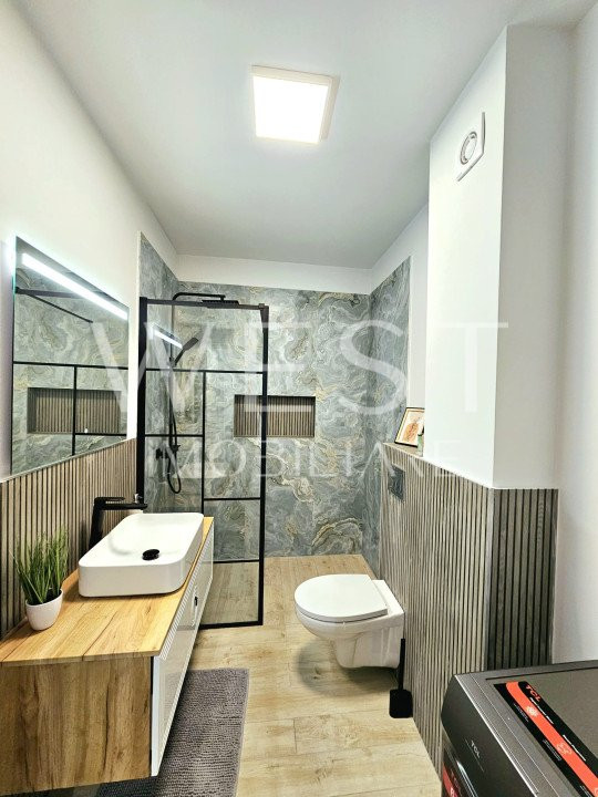 Apartament LUX 2 camere decomandat! 54mp + 2 balcoane! LA CHEIE!
