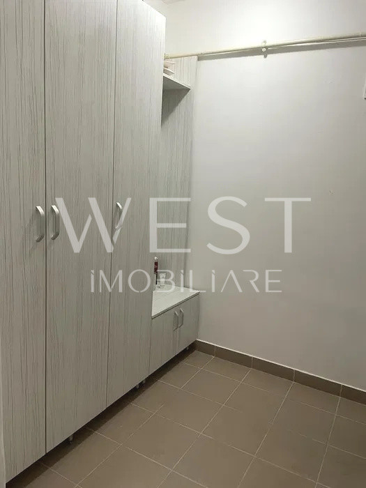 Apartament 2 camere 60mp !Gradina 40 mp! Zona Eroilor ! 2 Parcari !