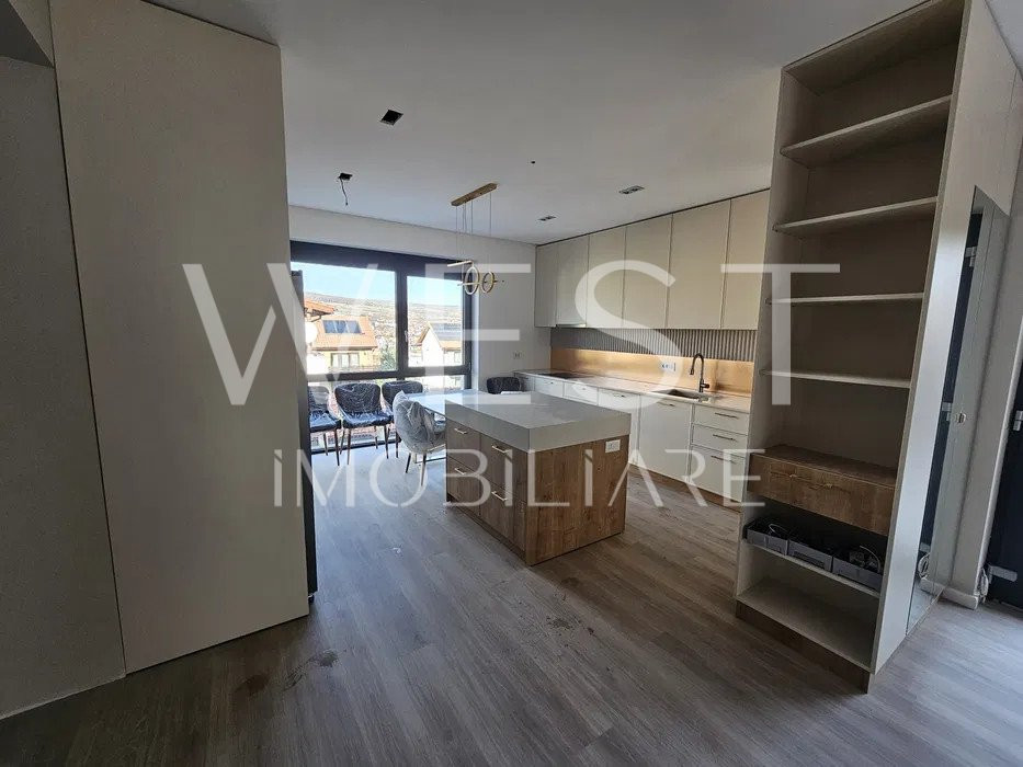 Casă pe 3 nivele | Terasă 60mp | 5 locuri de parcare + Garaj | GRUIA