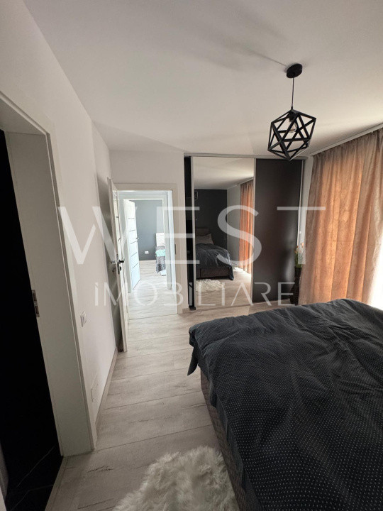 Apartament 3 camere, 74 mp, terasa de 110 mp, garaj , zona Eroilor