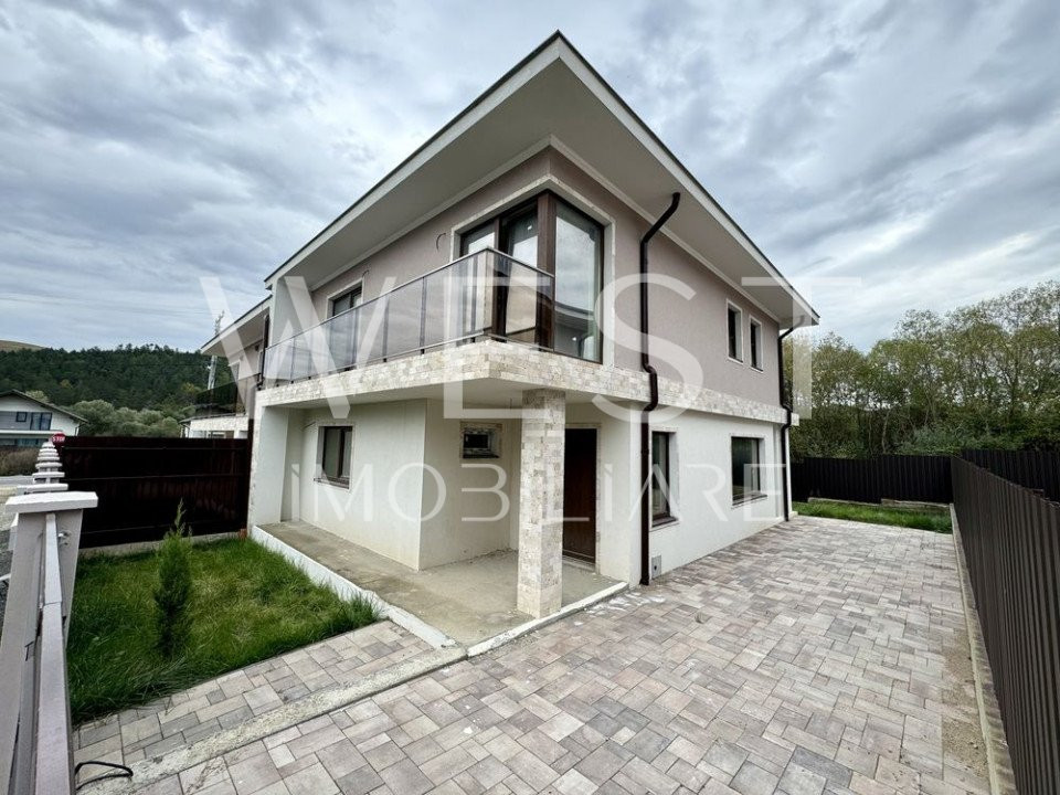 Casa cuplata 5 camere 118mp+200 teren! Nou! Semifinisata! Luna de sus!