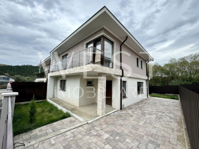 Casa cuplata 5 camere 118mp+200 teren! Nou! Semifinisata! Luna de sus!