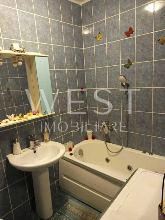 Apartament 1 camera 35mp! Parcare ! Mobilat ,utilat! Zona Florilor !