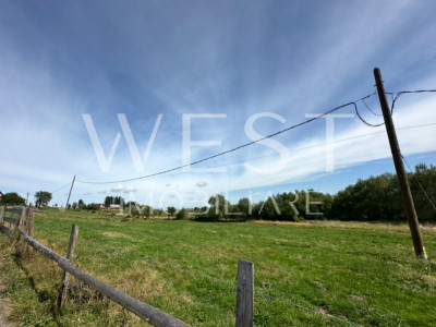 Teren Marisel! 6500mp cu panorama de excepție! Pârâu langa teren!