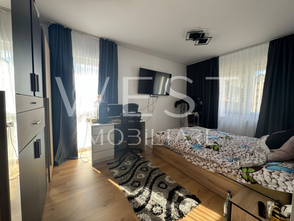 Apartament 3 camere, la cheie, balcon, etaj intermediar, zona Terra