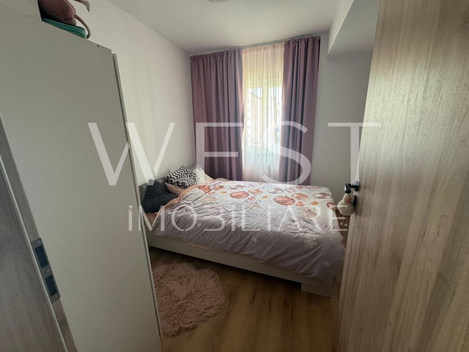 Apartament 3 camere, la cheie, balcon, etaj intermediar, zona Terra