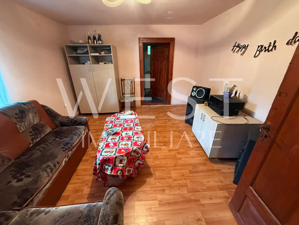 Cabana 5 dormitoare, centrala pe lemne, utilata, Muntele Baisorii