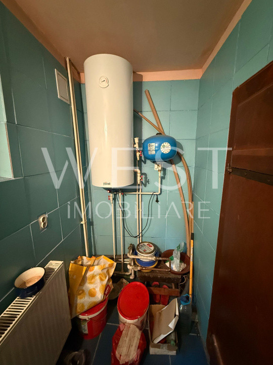 Cabana 5 dormitoare, centrala pe lemne, utilata, Muntele Baisorii