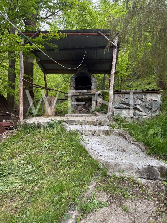 Cabana 5 dormitoare, centrala pe lemne, utilata, Muntele Baisorii