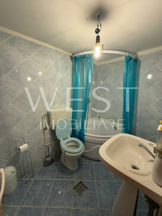 Cabana 5 dormitoare, centrala pe lemne, utilata, Muntele Baisorii
