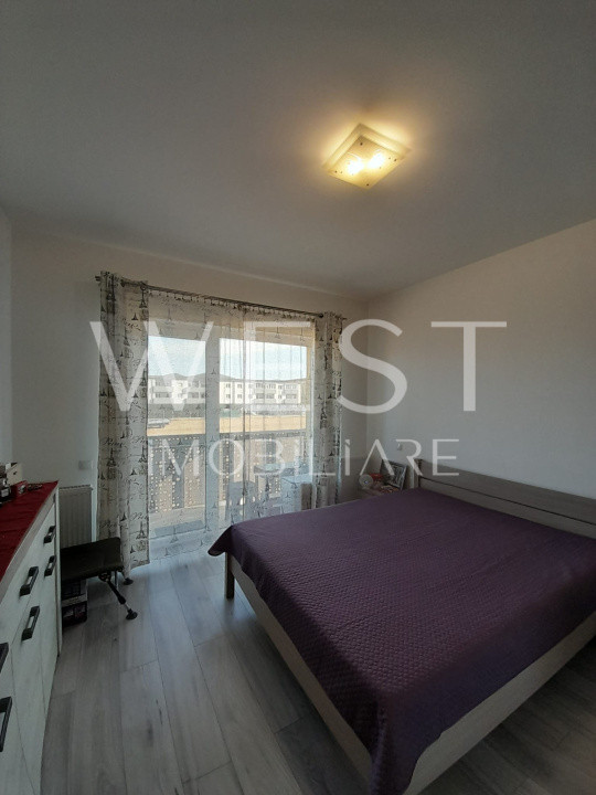 Apartament 3 camere, 66 mp,balcon spațios,etaj intermediar, zona Terra
