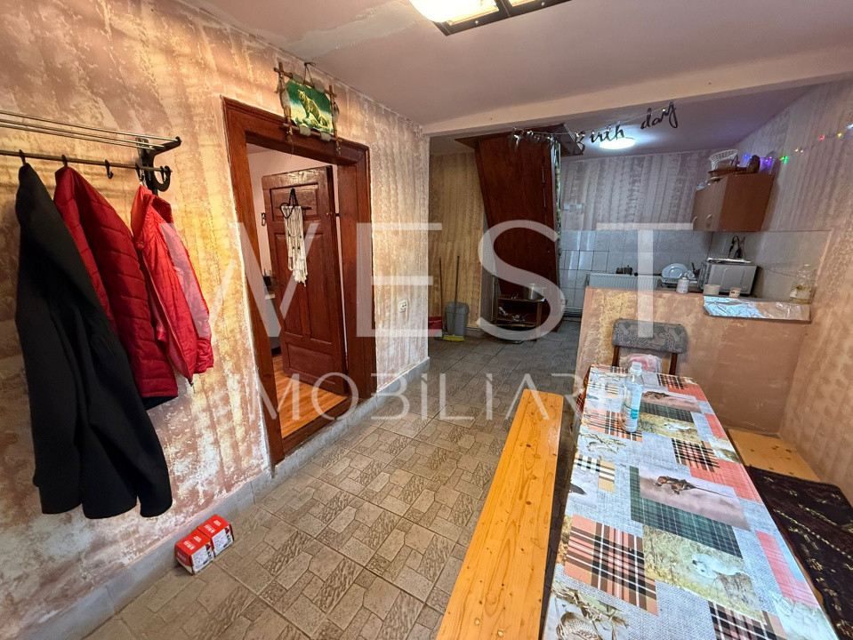 Cabana 5 dormitoare, centrala pe lemne, utilata, Muntele Baisorii