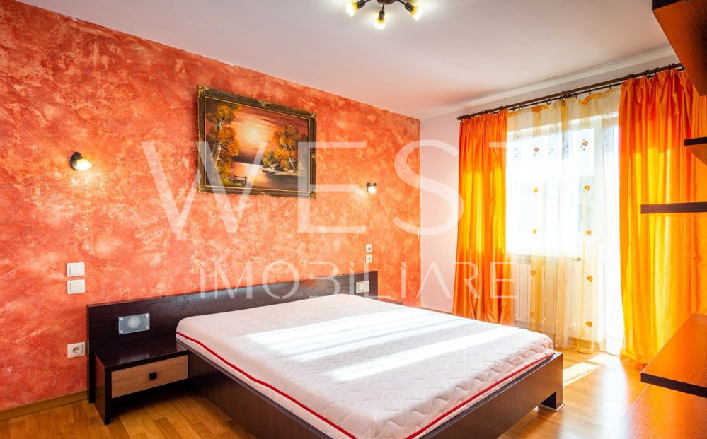 Apartament 3 camere 90mp, Anexa, 2 parcari si curte- Zona Florilor