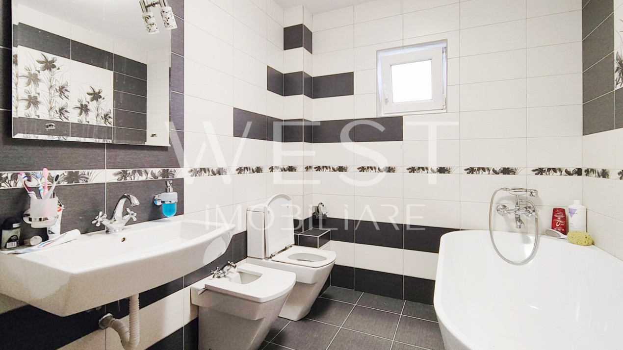 Apartament 3 camere 90mp, Anexa, 2 parcari si curte- Zona Florilor