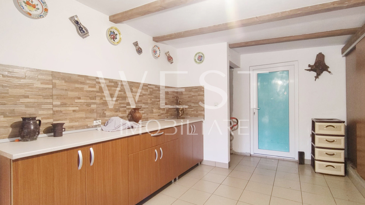 Apartament 3 camere 90mp, Anexa, 2 parcari si curte- Zona Florilor