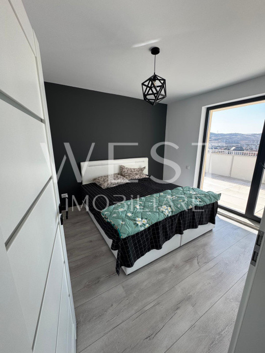 Apartament 3 camere, 74 mp, terasa de 110 mp, garaj , zona Eroilor