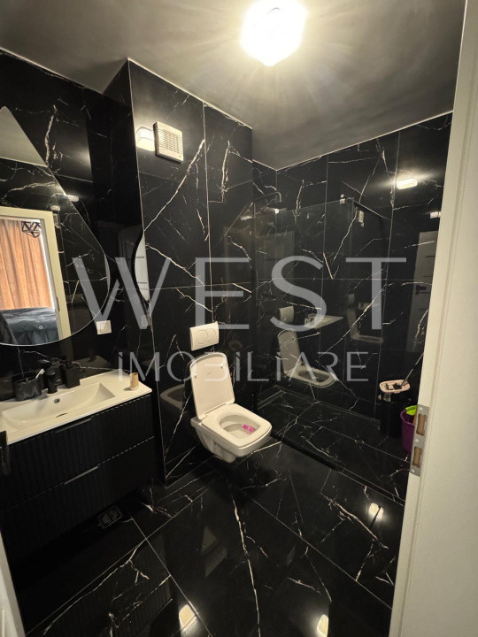 Apartament 3 camere, 74 mp, terasa de 110 mp, garaj , zona Eroilor