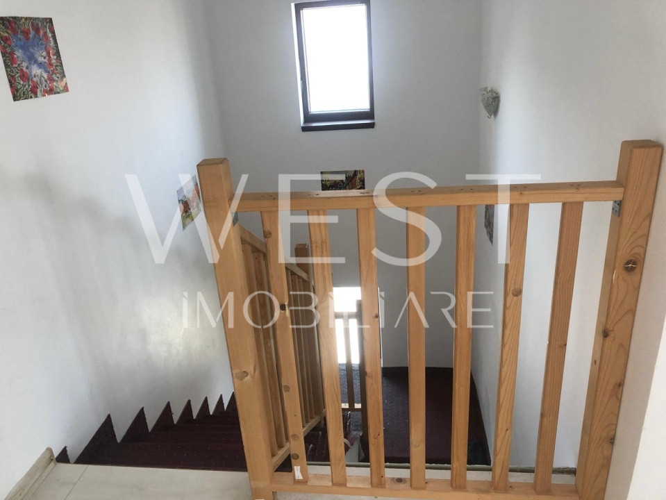 Casa individuală, 5 camere, garaj, 445 mp teren, zona Vivo