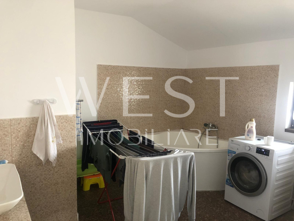 Casa individuală, 5 camere, garaj, 445 mp teren, zona Vivo