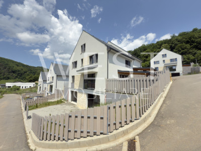 Casa cu CF 250mp utili | 5 camere | 2 garaje | 2 parcări | 270mp curte