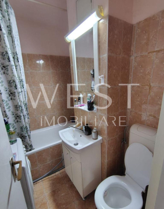 Garsonieră– 28 mp + balcon închis, Zona Spitalul de Recuperare, UMF