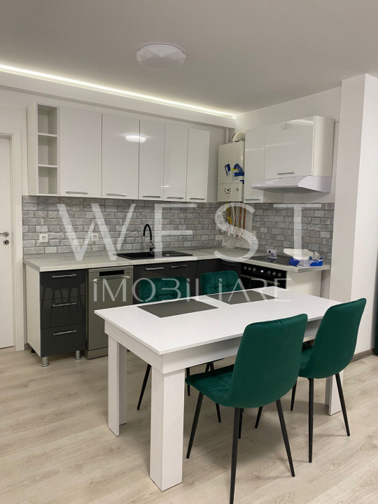 Apartament de închiriat 3 camere mobilat utilat balcon garaj 