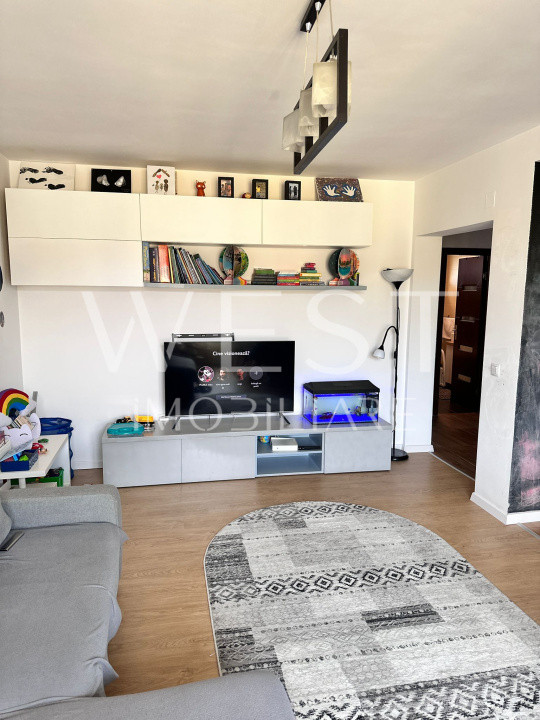 Apartament 3 camere, 66 mp, mobilat, utilat,  balcon, zona Eroilor