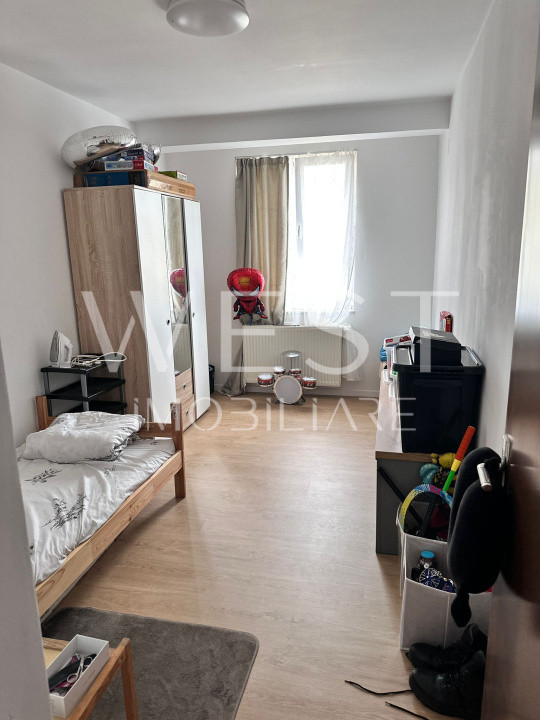 Apartament 3 camere, 66 mp, mobilat, utilat,  balcon, zona Eroilor