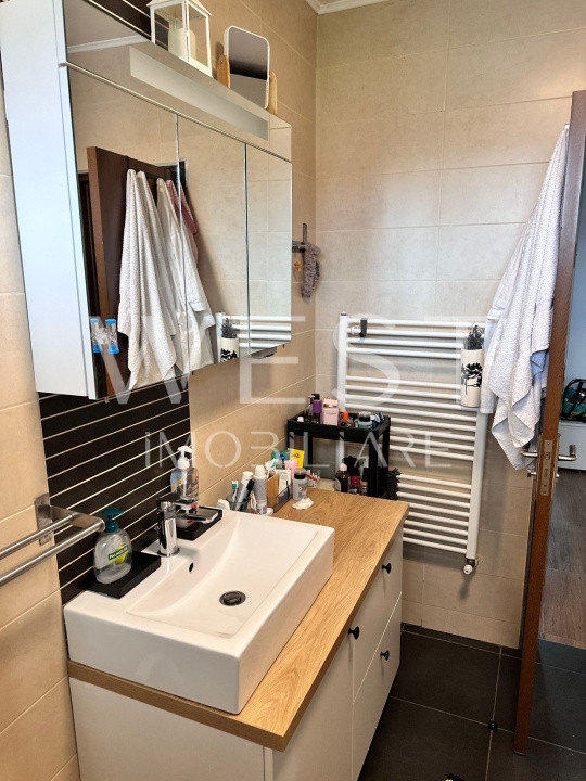 Apartament 3 camere, 66 mp, mobilat, utilat,  balcon, zona Eroilor