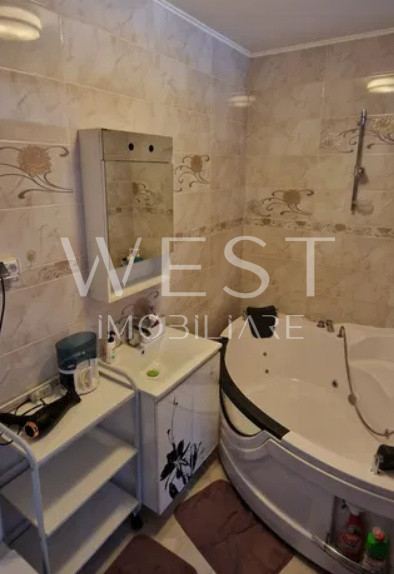 Apartament 3 camere, 75mp - La cheie - Parcare inclusa-Strada Eroilor